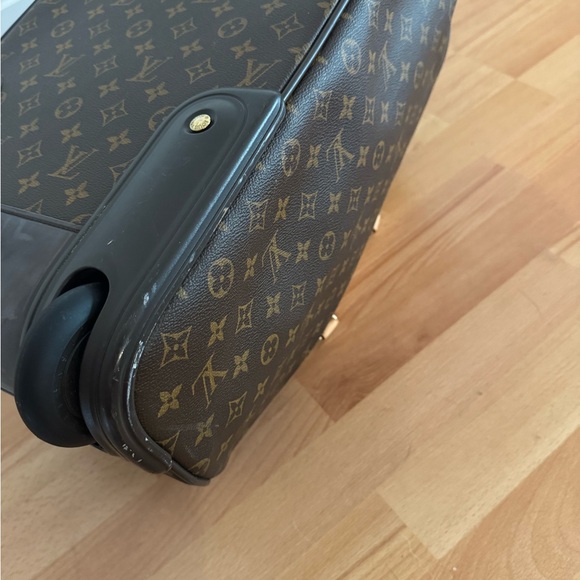 Authentic Louis Vuitton Eloe roller bag / luggage / carry on / duffel bag - Picture 13 of 14